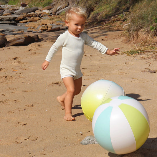 ENSEMBLE 2 BALLONS DE PLAGE GONFLABLES SALTY LE REQUIN